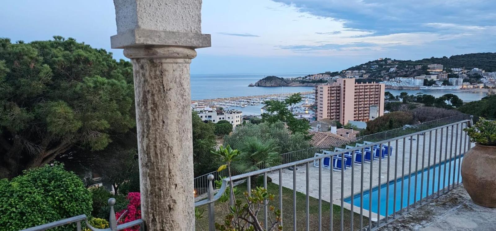 Villa Maricel Sant Feliu de Guixols Bagian luar foto