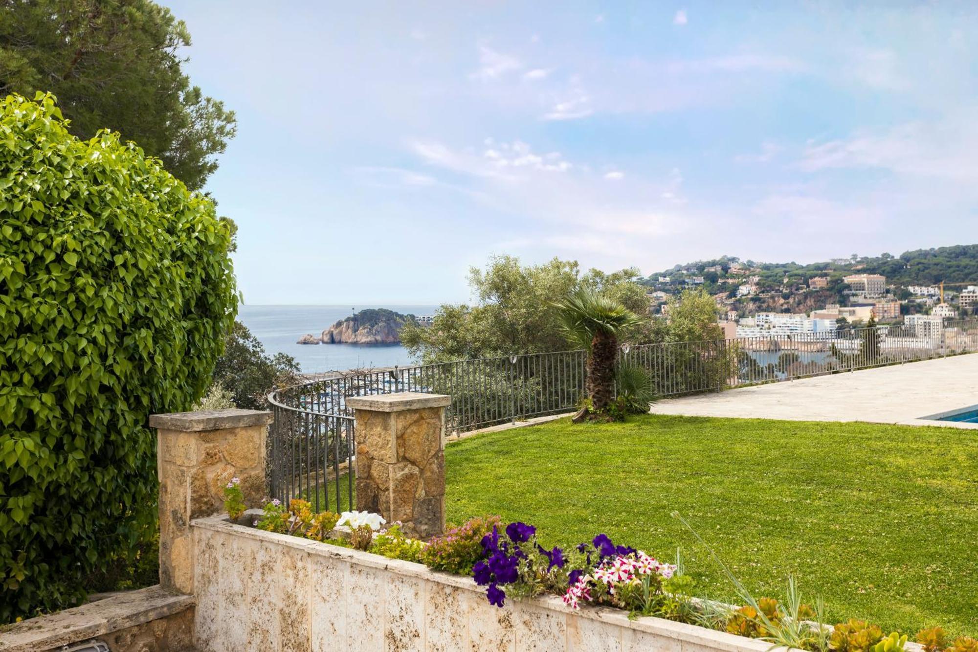 Villa Maricel Sant Feliu de Guixols Bagian luar foto